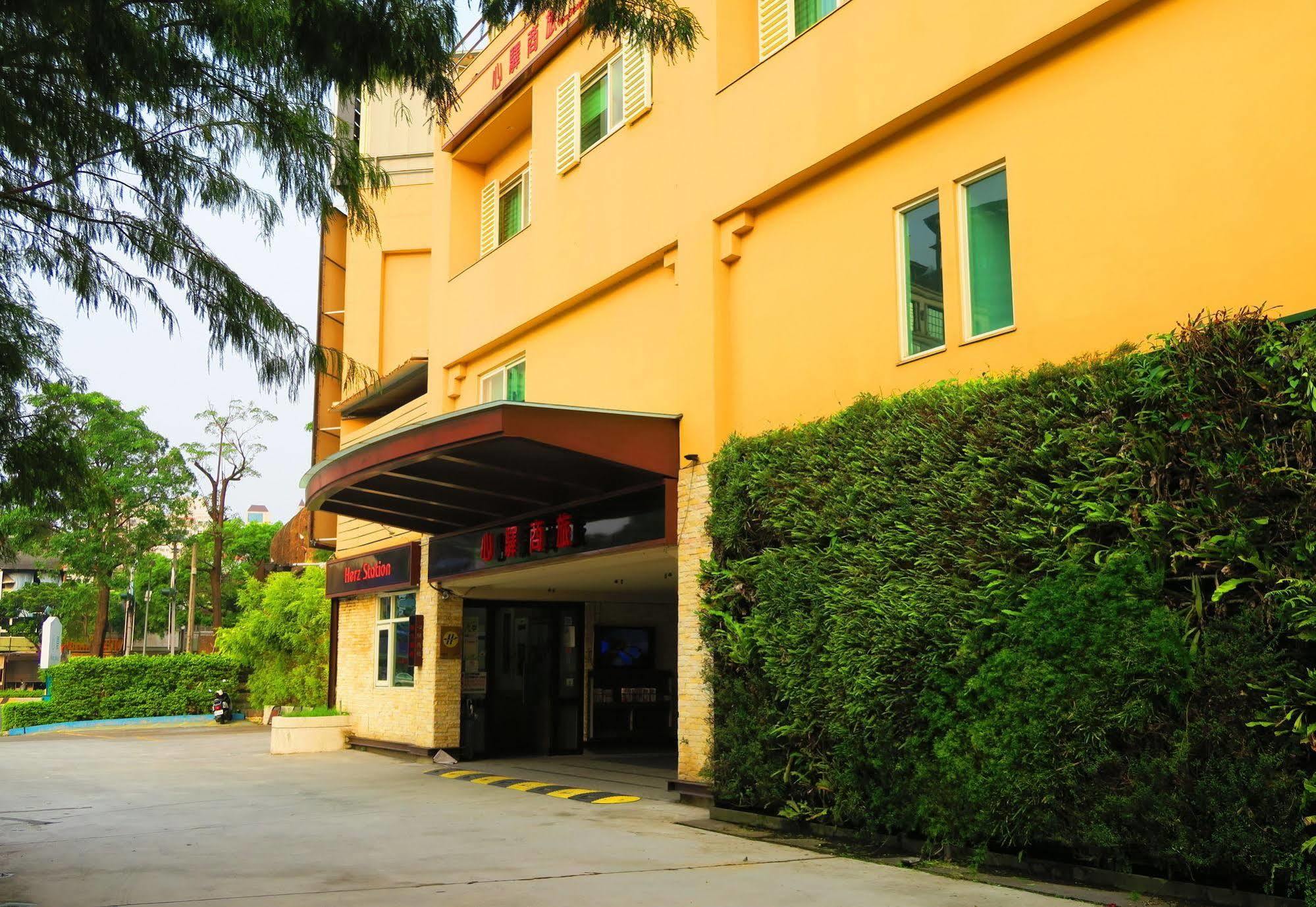 Herz Motel Taichung Dış mekan fotoğraf